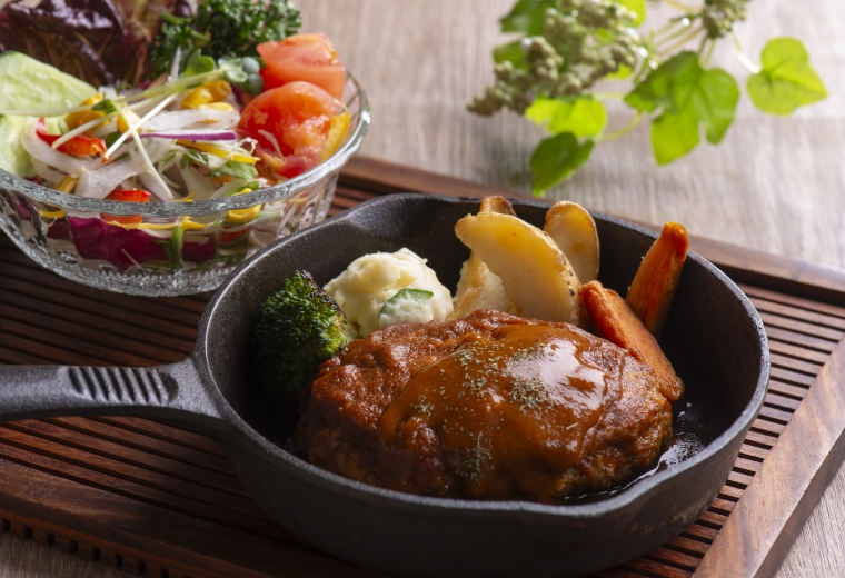 豆腐ハンバーグ（デミグラスソース）